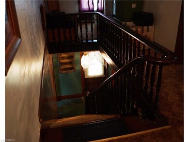 BEAUTIFUL WOOD STAIR CASE