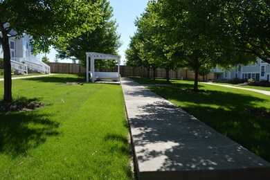 507 E Victoria Cir unit 507, North Aurora, IL 60542 - photo 3