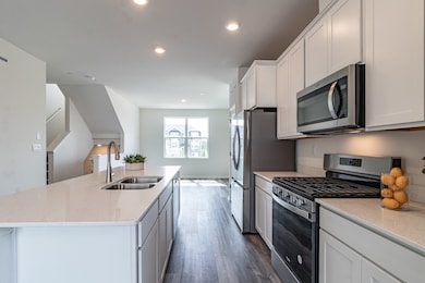 2111 Yellowstone Blvd, Mundelein, IL 60060 - photo 7