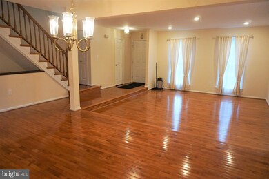 12242 Tildenwood Dr, Rockville, MD 20852 - photo 6