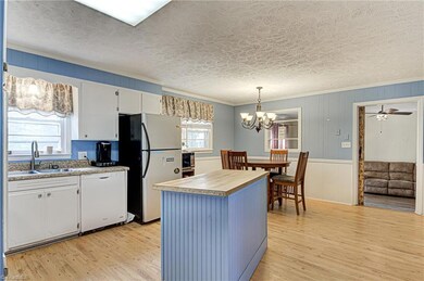 Open kitchen and dinning room