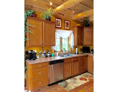 860 Methuen St, Dracut, MA 01826 - photo 5