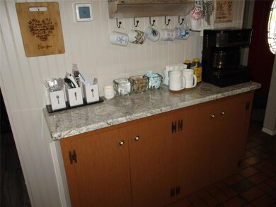 Kitchen/Dining Room 2