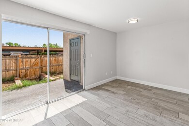 6022 W Golden Ln-16