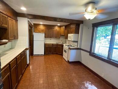 1018 Charles St, Aurora, IL 60506 - photo 4