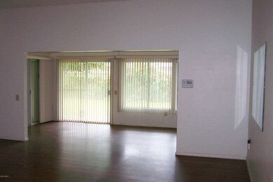 10827 W Cameo Dr, Sun City, AZ 85351 - photo 3