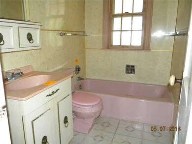 1318 W 13th St, Anderson, IN 46016 - photo 6