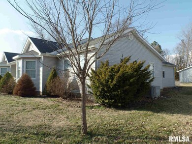 1612 Dorris Heights Rd, Harrisburg, IL 62946 - photo 7