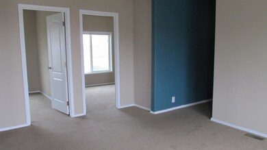 LIVING ROOM<|><|>