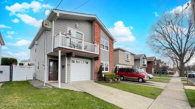 207 Willow Rd E, Staten Island, NY 10314 - photo 2