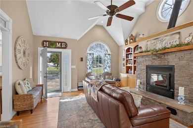 400 Quillens Point Ln, Smithfield, VA 23430 - photo 3