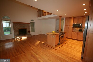 127 Connemara Dr, Sterling, VA 20164 - photo 5