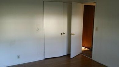 1119 Harpole bedroom1