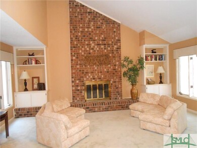 OVERSIZED GREAT ROOM WITH VAULTED CEILINGS