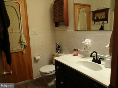 197 Theodore Dr, Chambersburg, PA 17202 - photo 3