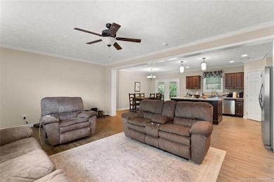 157 Clyde Olivers Ln, Lake Charles, LA 70607 - photo 7