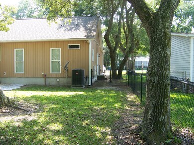 316 Fairview St, Atlantic Beach, NC 28512 - photo 5