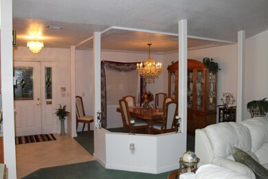 Foyer/Dining Room