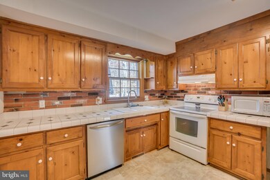 3022 Lusitania Dr, Stafford, VA 22554 - photo 7