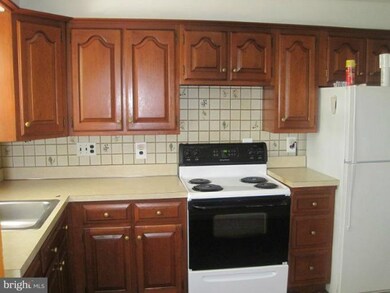 2102 Iverson St, Temple Hills, MD 20748 - photo 7