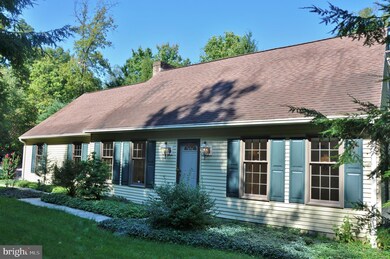 2002 Aldinger Ln, Spring Grove, PA 17362 - photo 2