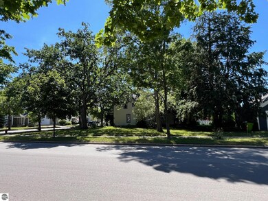 302 W Tenth St, Traverse City, MI 49684 - photo 7