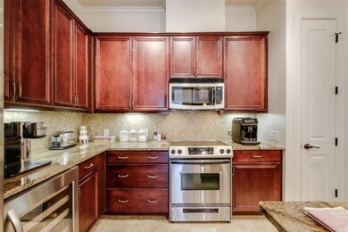 Spotless kitchen is a cook's dream. Gently used an