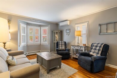 959 N 5th St, New Hyde Park, NY 11040 - photo 4