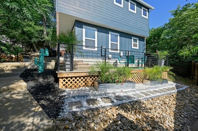 1210 Luna St unit 2, Austin, TX 78721 - photo 5