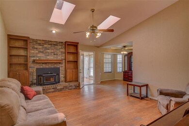 606 Silver Maple Ln, Noble, OK 73068 - photo 5