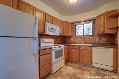 3031 Bridle Ln, Anchorage, AK 99517 - photo 4