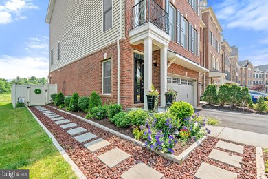 25065 Cambridge Hill Terrace, Chantilly, VA 20152 - photo 3