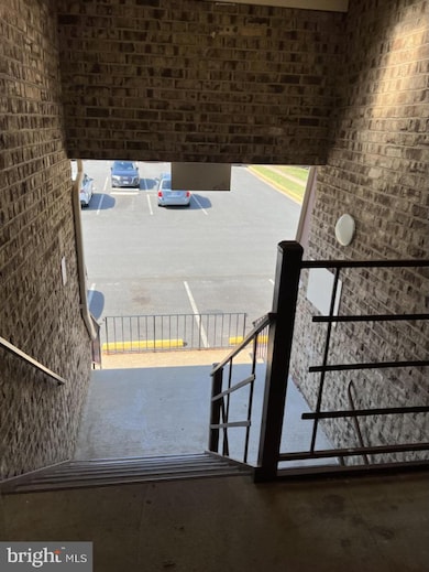 401 E Dartmouth Dr unit 5, Sterling, VA 20164 - photo 3