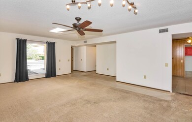 17202 N Pinion Ln, Sun City, AZ 85373 - photo 3
