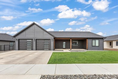 2243 Powers Dr, Lewiston, ID 83501 - photo 2