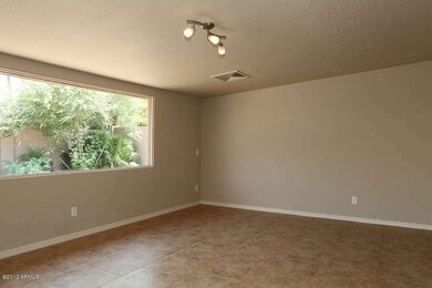 family room (3)