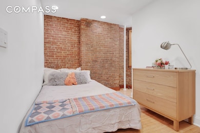 220 E 82nd St unit 4RW, New York, NY 10028 - photo 6