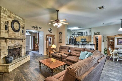 3019 Stroll Dr, Granbury, TX 76049 - photo 7