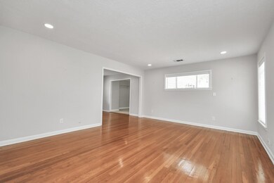 1054 W 41st St, Houston, TX 77018 - photo 3