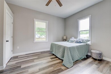 2618 E Walnut St, Des Moines, IA 50317 - photo 4