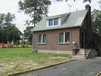 245 Roosevelt Ave unit Winter, Oakhurst, NJ 07755 - photo 2
