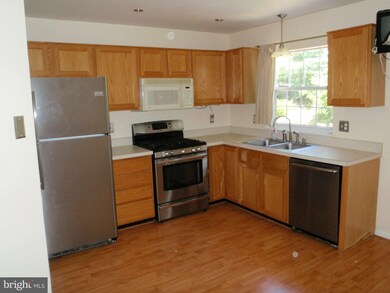 1790 Tiger Lily Cir unit 92, Woodbridge, VA 22192 - photo 4