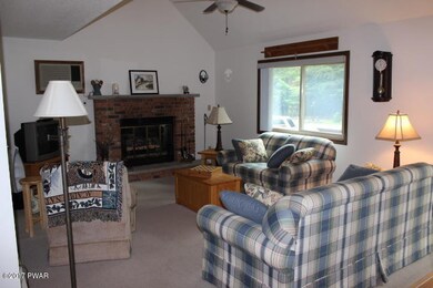 384 Underwood Ln, Hamlin, PA 18427 - photo 6