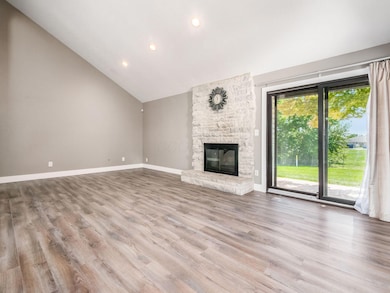 008_c5d4_N 832 CHerlyn Ct 004