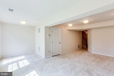 726 Lilac Tree Ln, Baltimore, MD 21225 - photo 4