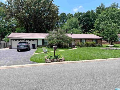 2122 Vicki Dr, Birmingham, AL 35235 - photo 2