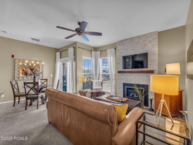 14-web-or-mls-900-bitner-rd-c-24