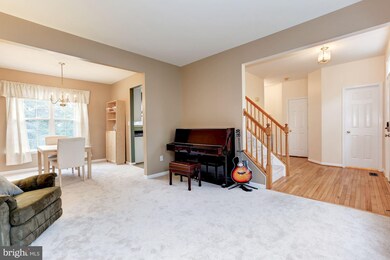 12515 Hawks Nest Ln, Germantown, MD 20876 - photo 3