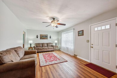 816 Collins Ave, Marysville, OH 43040 - photo 3