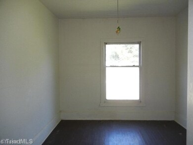 801 Barnes St, Reidsville, NC 27320 - photo 6